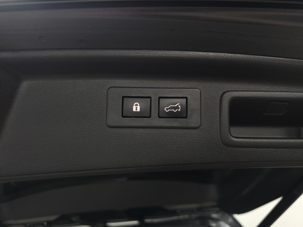 Used 2021 Magnetite Gray Metallic Subaru Touring image 9
