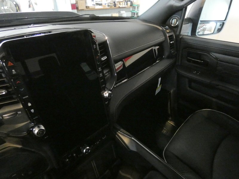 New 2026 Diamond Black Crystal Pearl-Coat Exterior Paint RAM Limited Crew Cab 8