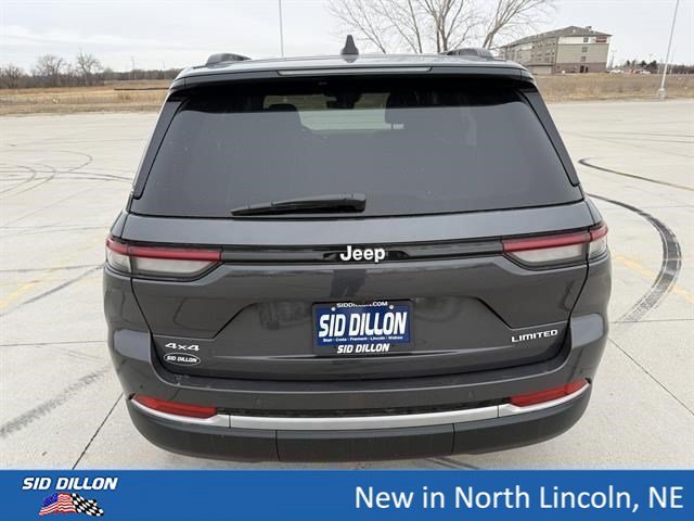 New 2026 Baltic Gray Metallic Clear-Coat Exterior Paint Jeep Limited image 4