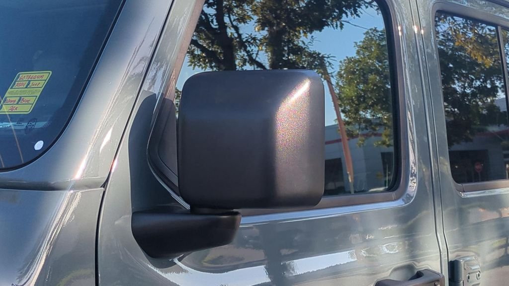 Used 2024 Gray Jeep Sahara image 27