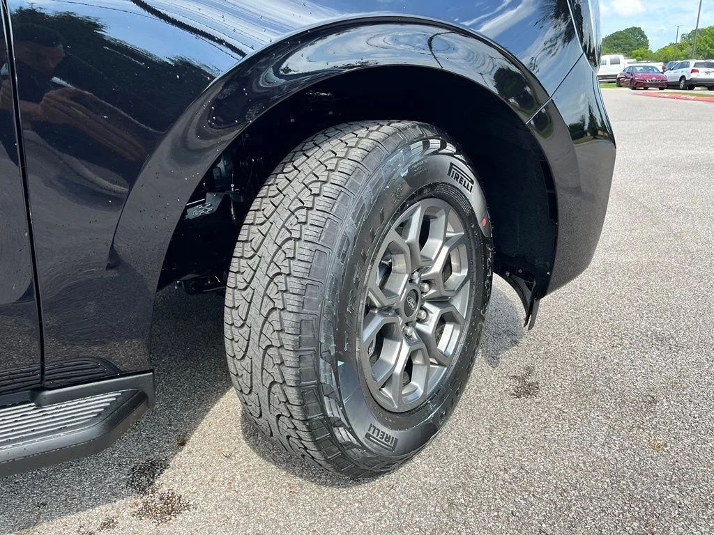 New 2027 Black Ford Active image 6