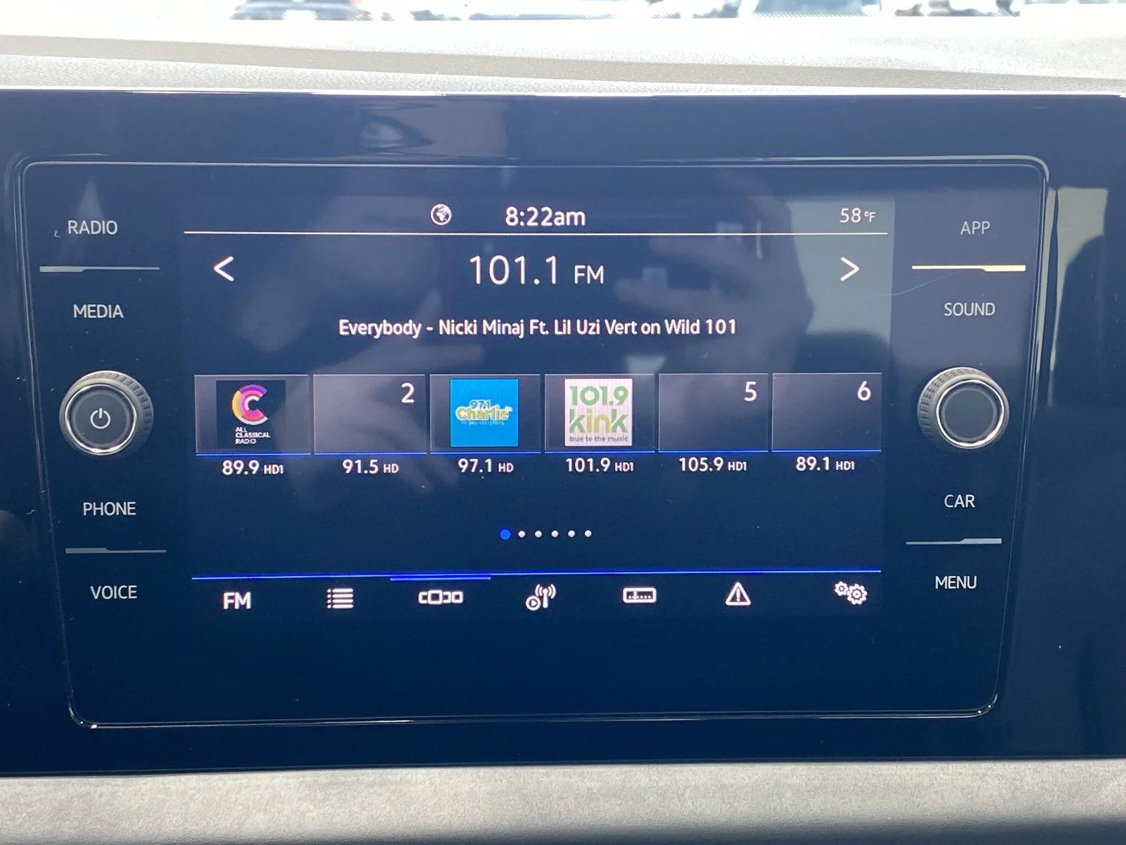 2025 Volkswagen Jetta SE - Photo 16