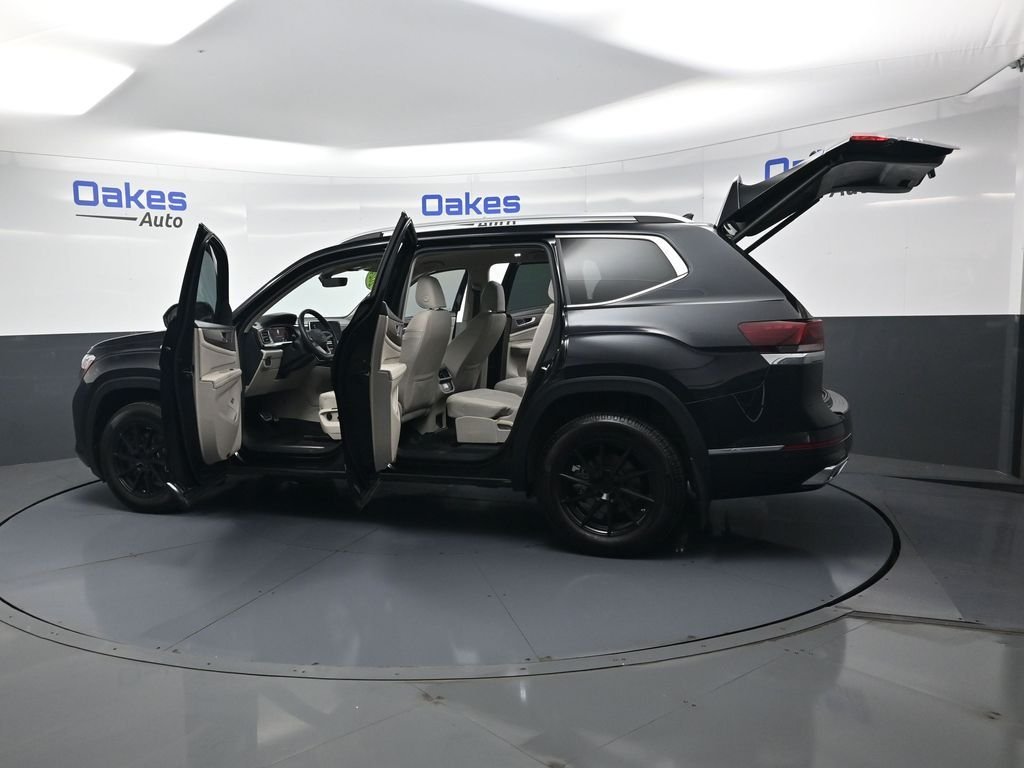 Used 2024 Deep Black Volkswagen 2.0T SEL Premium R-Line image 59