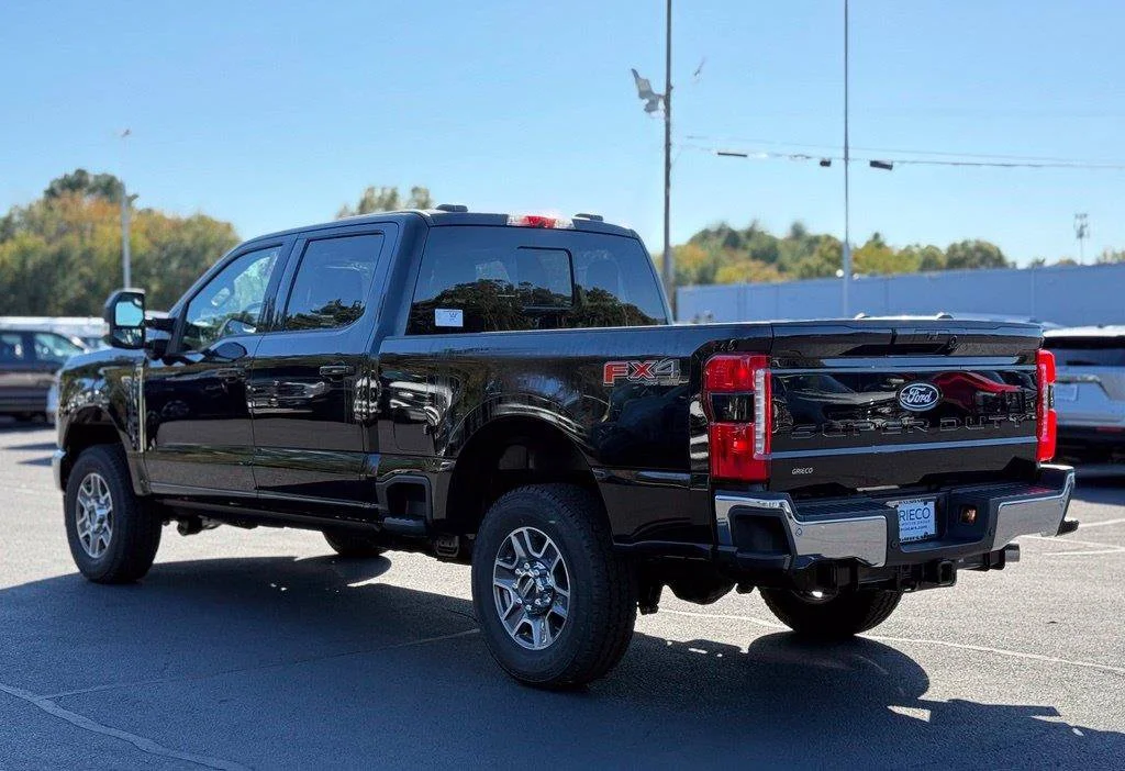 New 2027 Agate Black Metallic Ford F-250® Lariat® image 9