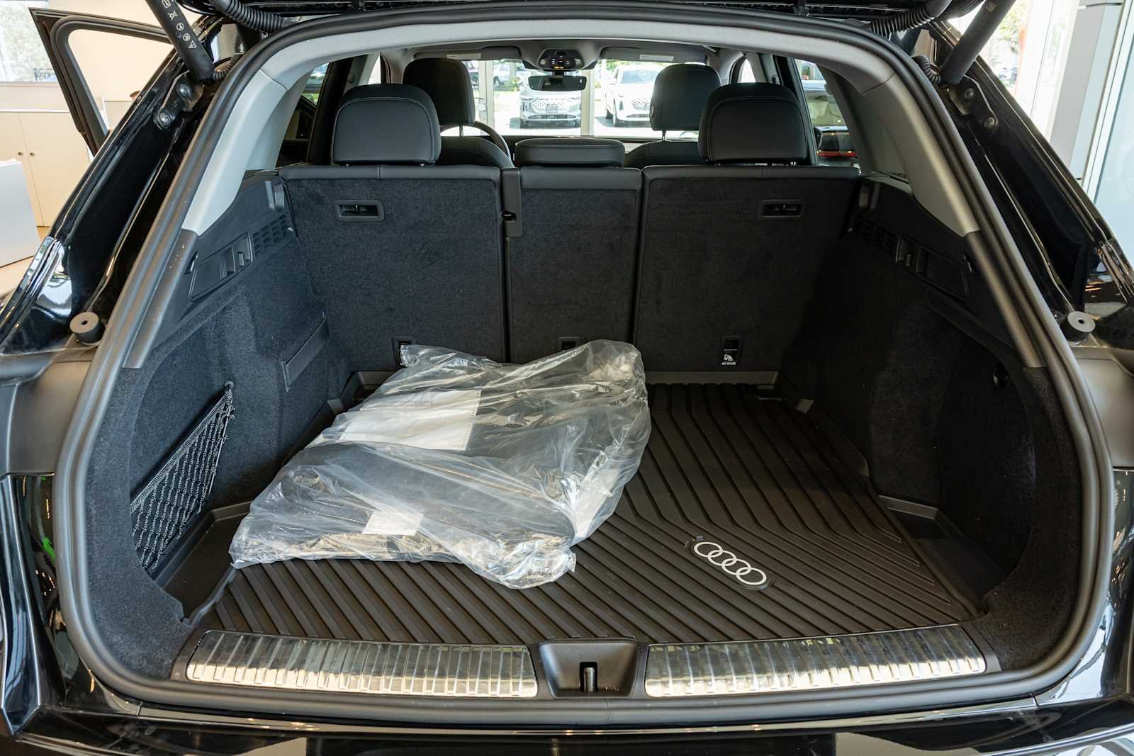 Used 2025 Mythos Black metallic Audi Premium image 36