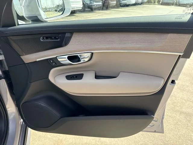 New 2026 Aurora Silver Volvo Ultra image 16