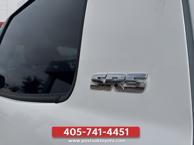 Used 2020 White Toyota SR5 image 21