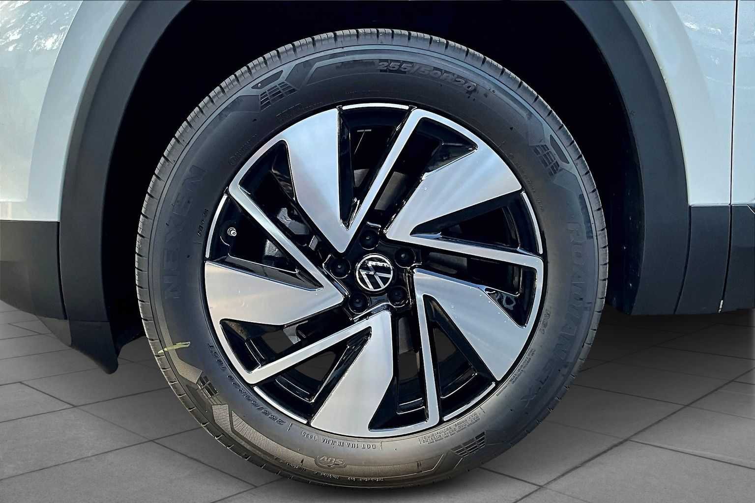 New 2026 Opal White Pearl Volkswagen 2.0T SE W/TECHNOLOGY image 11