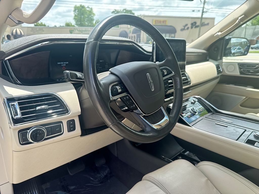 Used 2020 White Lincoln Reserve image 20