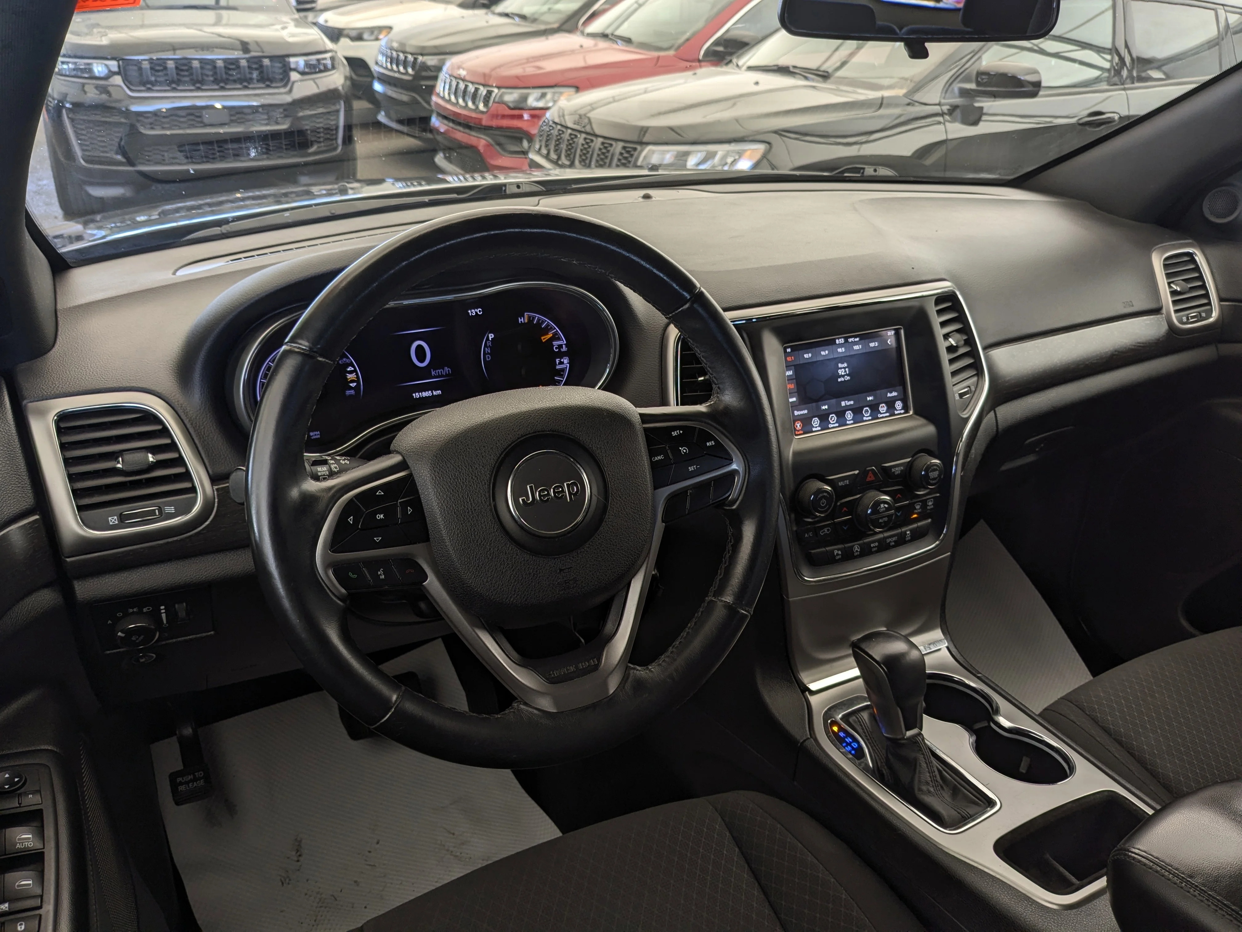 Used 2018 Black Jeep Laredo - - 3.6L Pentastar V6 - Quadra-Trac I 4x4 - Keyless Go - ParkView & ParkSense & More! image 24