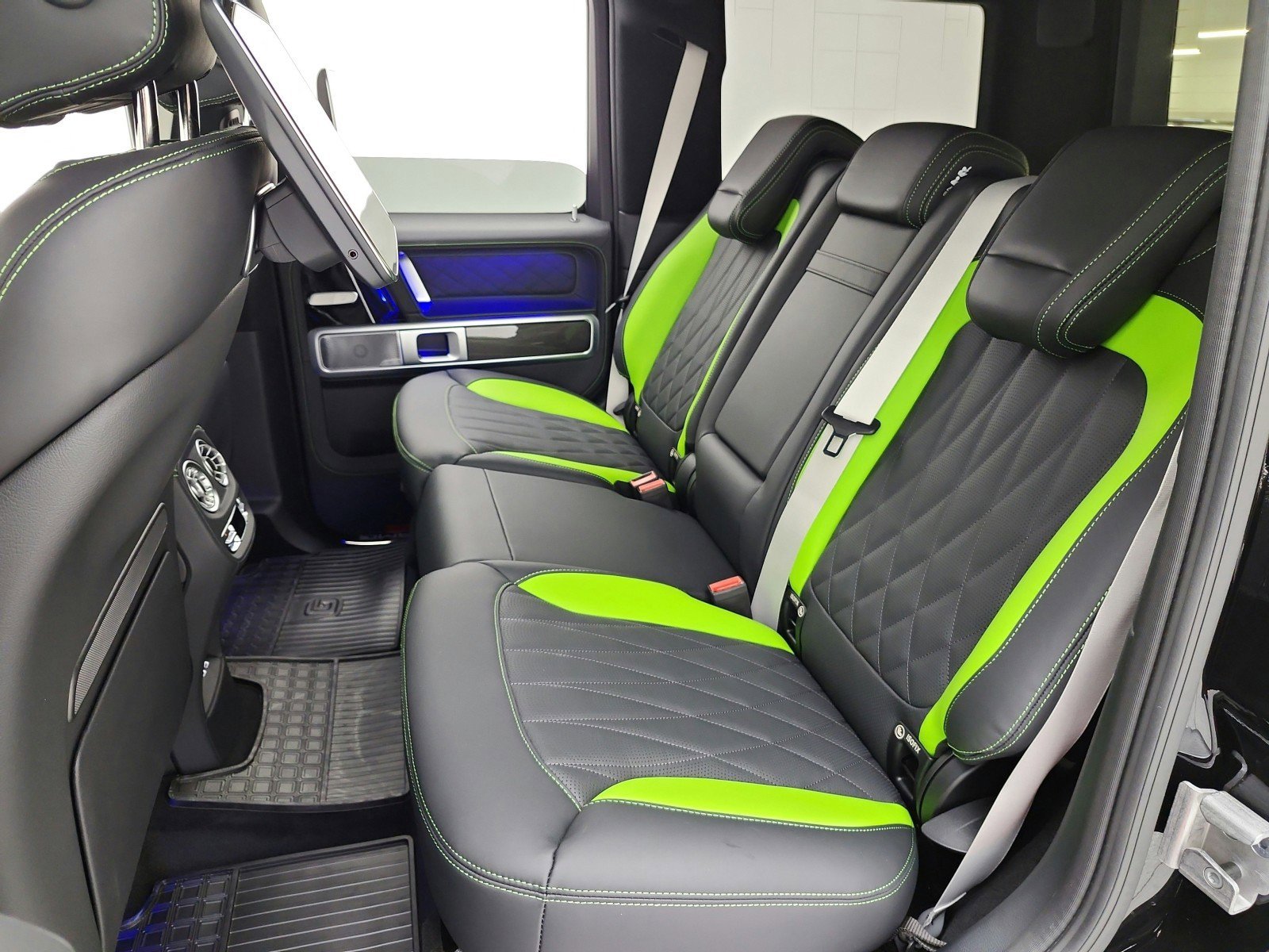 New 2026 Obsidian Black Metallic Mercedes-Benz AMG® G 63 SUV image 32