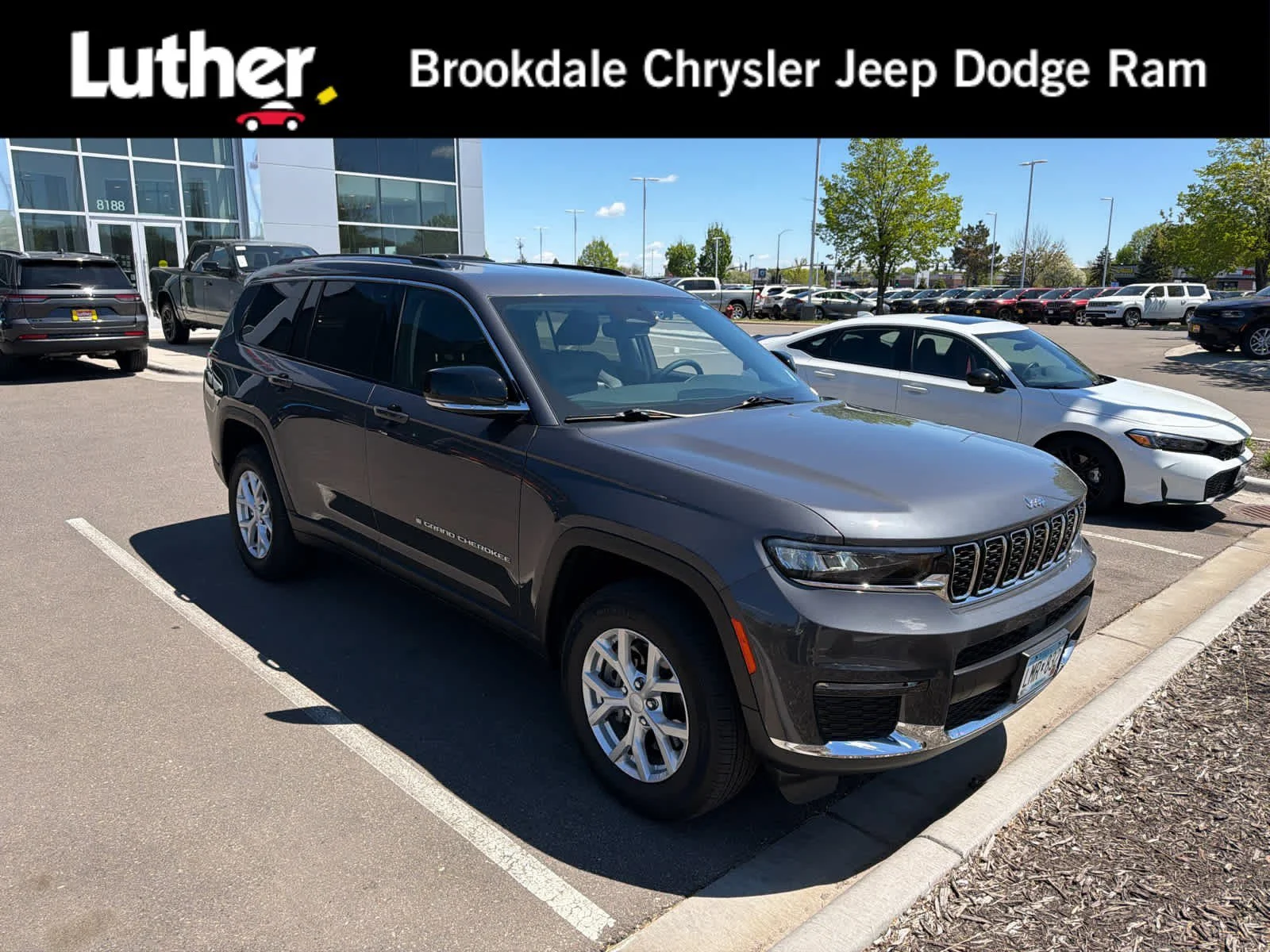 2024 Jeep Grand Cherokee L Limited 4x4's photo