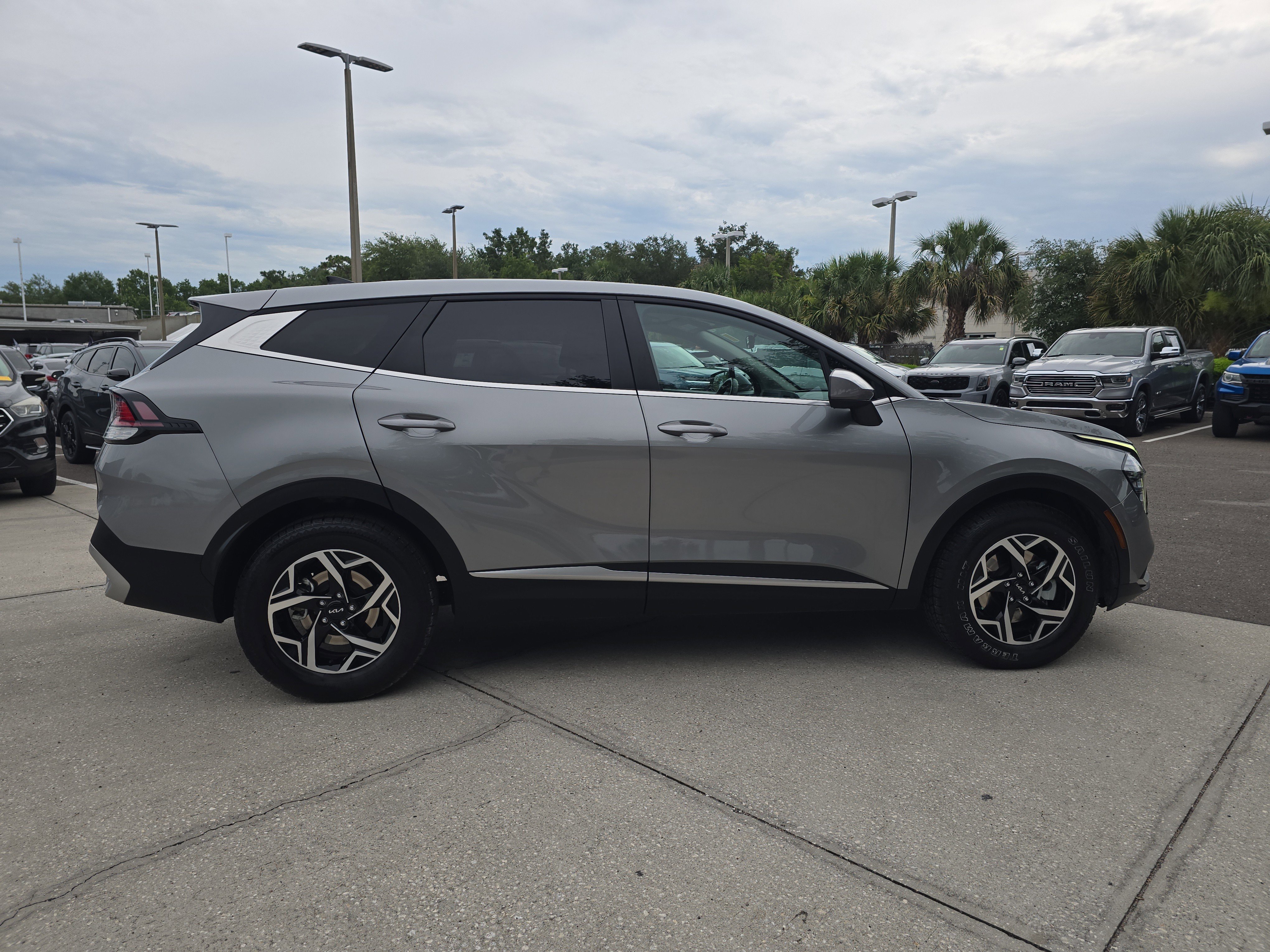 Certified Used 2024 Steel Gray Kia LX image 9