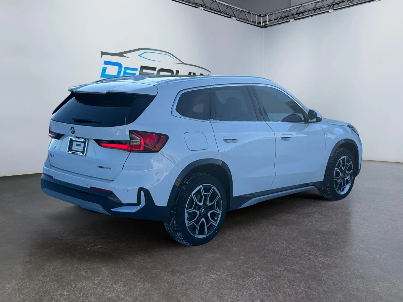 New 2026 Alpine White BMW xDrive28i image 3