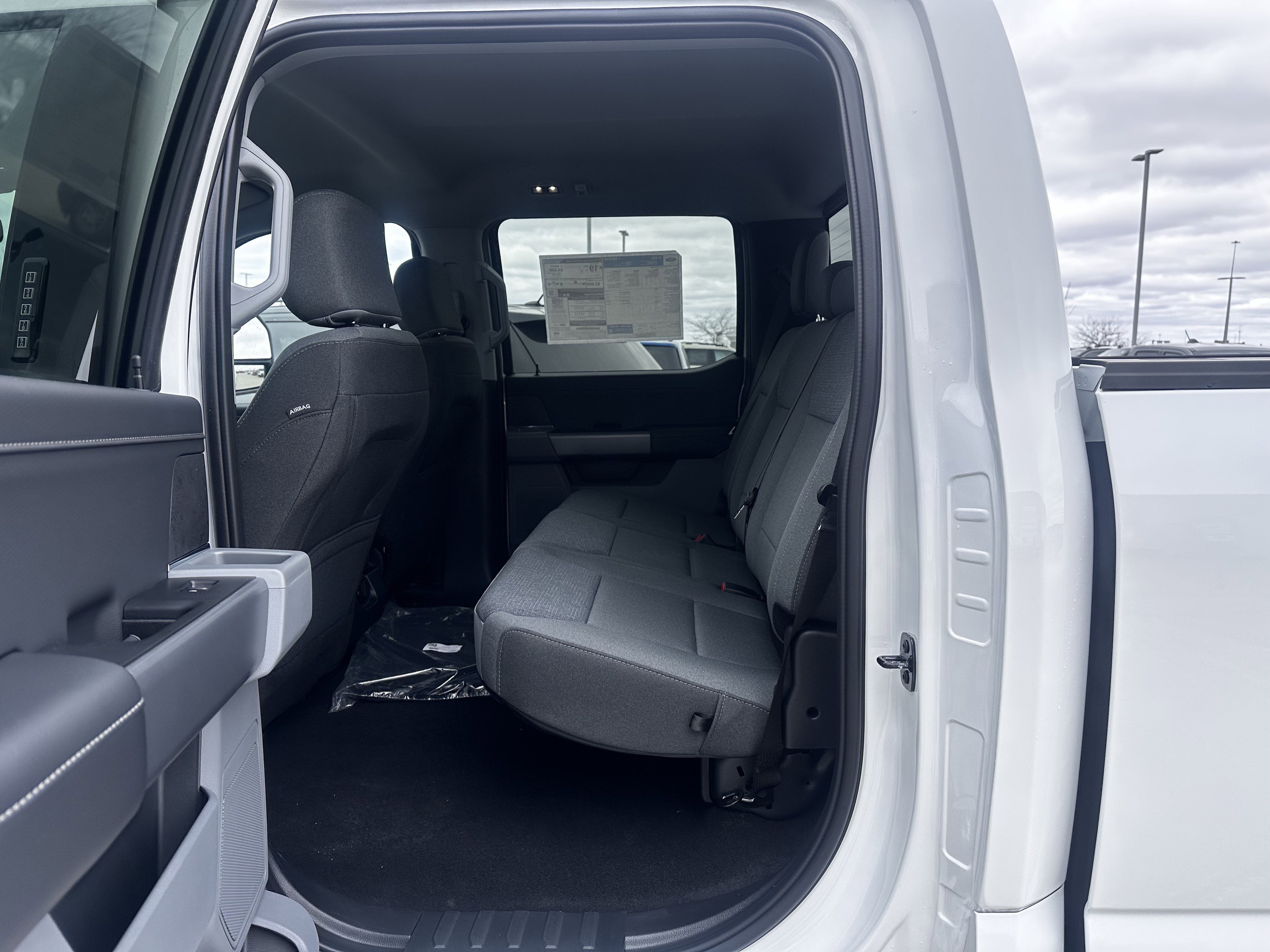 New 2026 Oxford White Ford XLT image 6