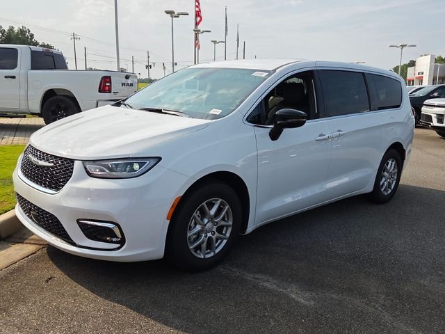 2026 Chrysler Pacifica Select - Photo 3