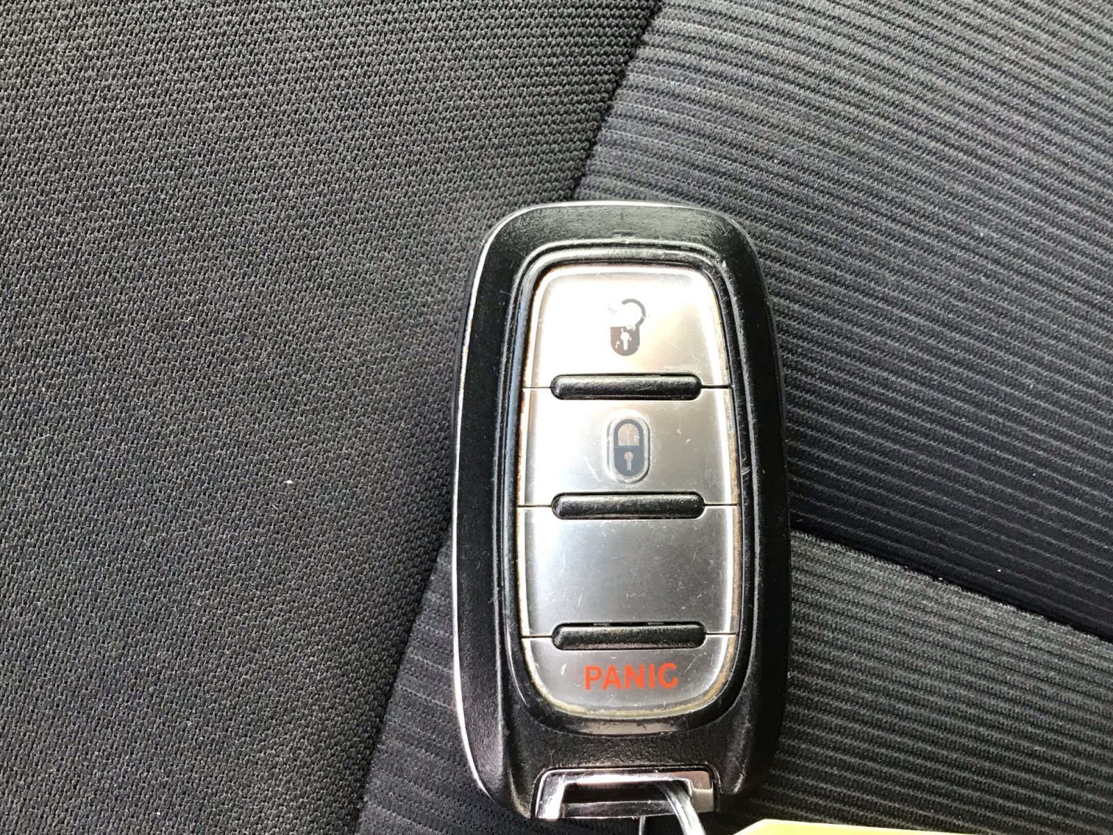 Used 2018 Velvet Red Pearlcoat Chrysler L image 28
