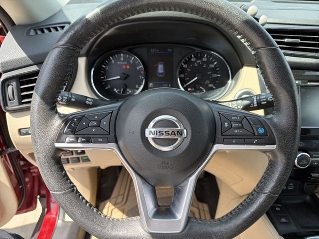 Used 2019 Red Nissan SL image 16