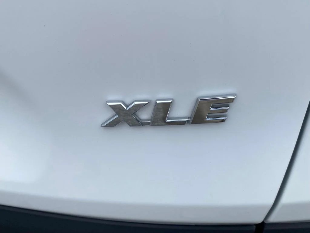 Used 2021 White Toyota XLE image 14