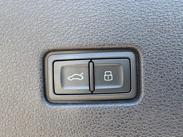 Used 2023 White Audi 55 Premium image 9