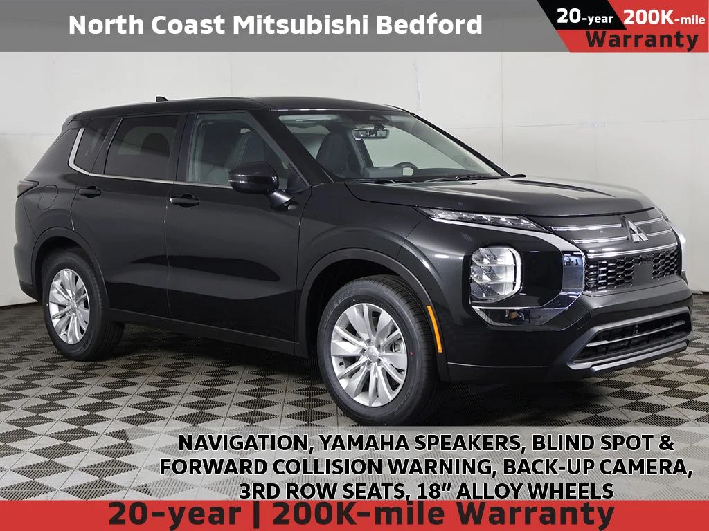 2026 Mitsubishi Outlander ES FWD's photo