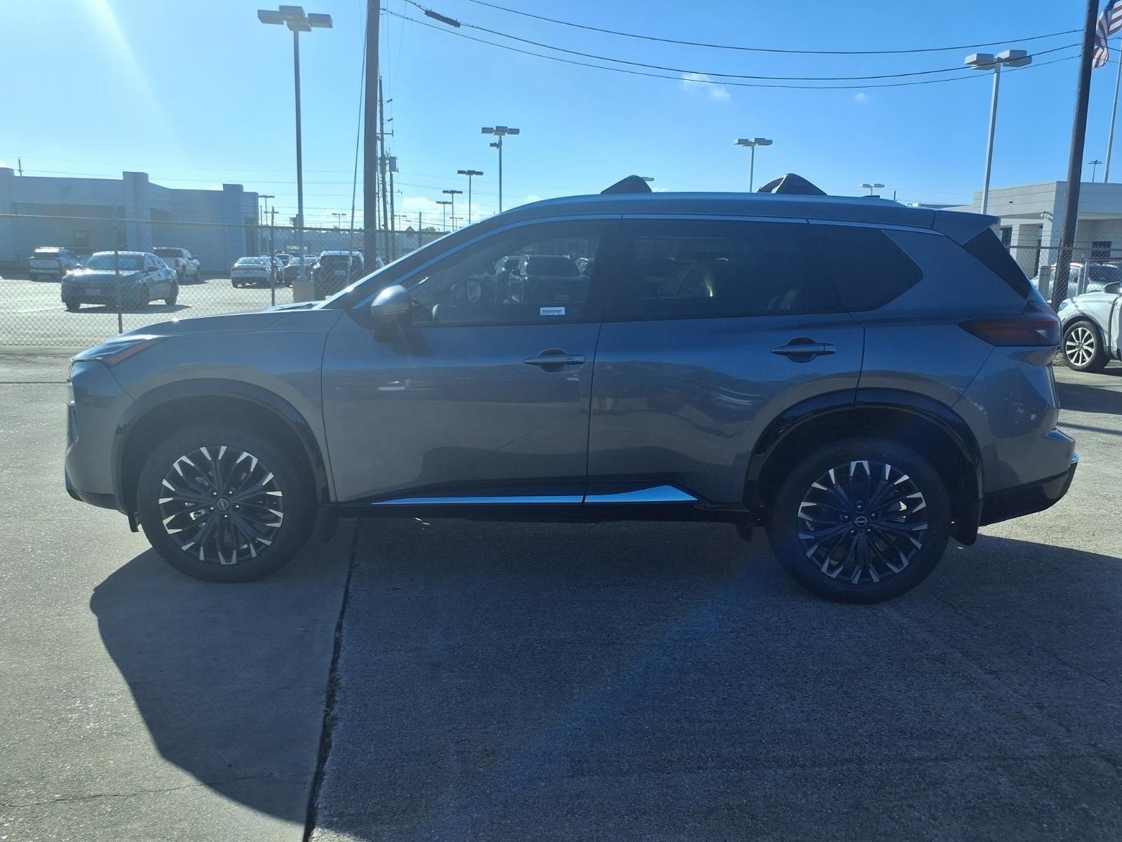 2026 Nissan Rogue photo 6 of 25