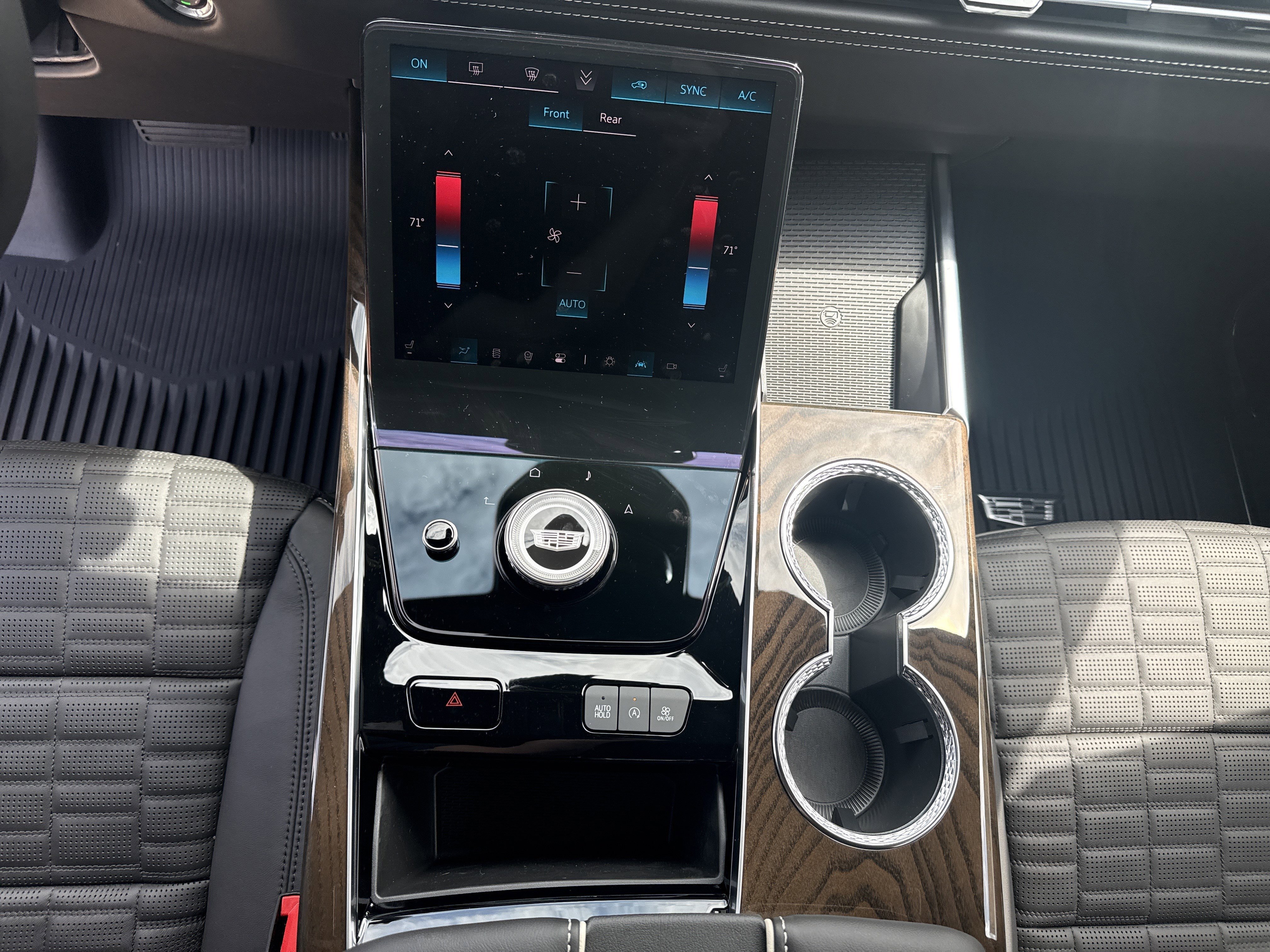 2026 Cadillac Escalade Platinum Luxury - Photo 17