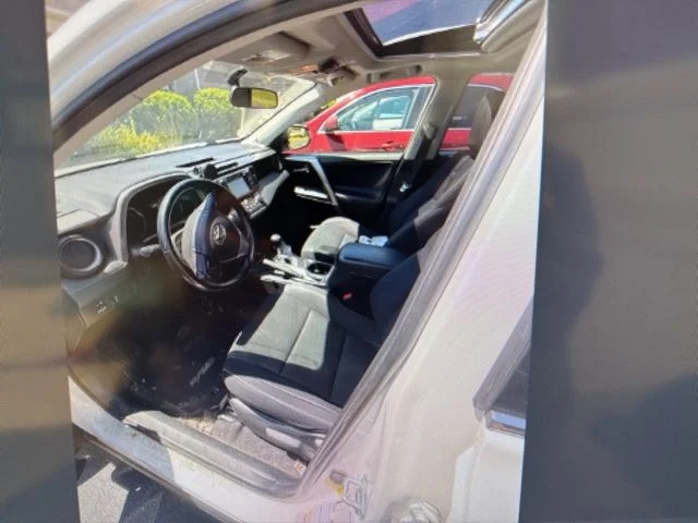 Used 2016 White Toyota XLE image 7