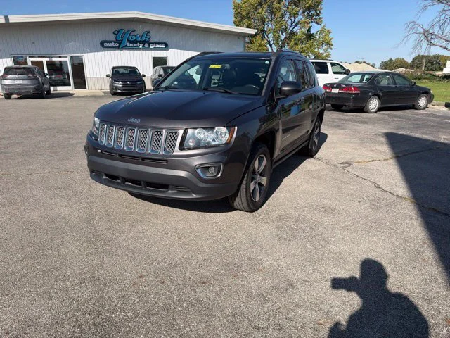 Used 2017 Gray Jeep Latitude image 2