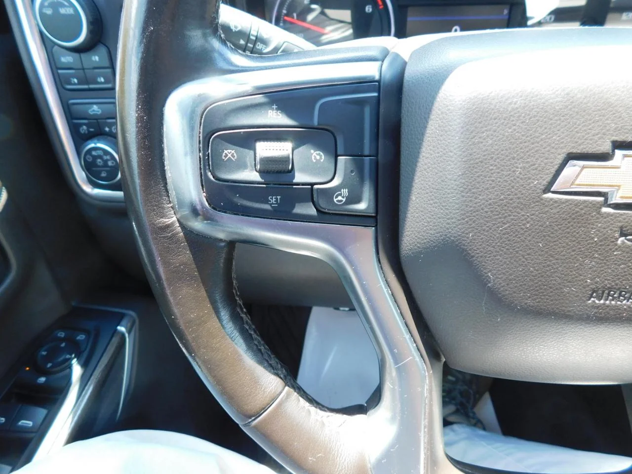 Used 2020 Silver Chevrolet 4WD CREW CAB 147 in LT image 39