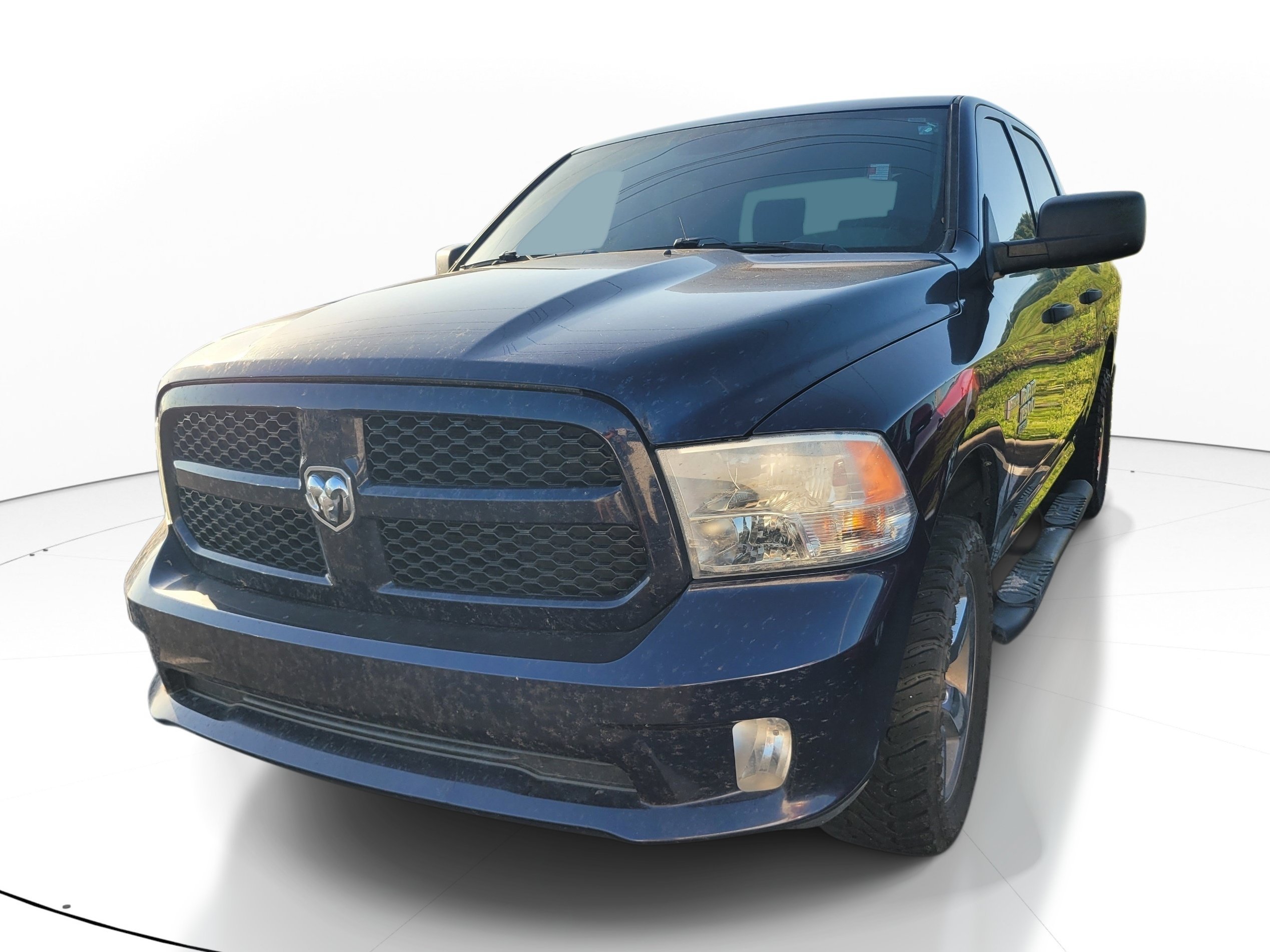 Used 2019 True Blue Pearlcoat Ram Express image 3