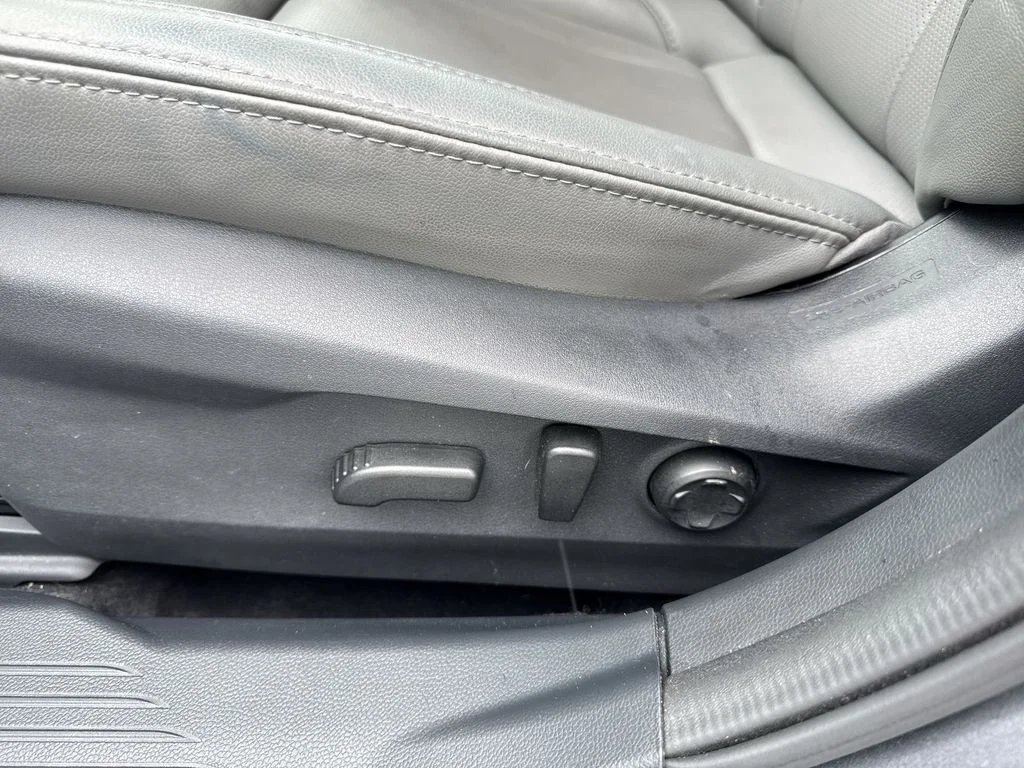 Used 2025 Gray Subaru Limited image 12
