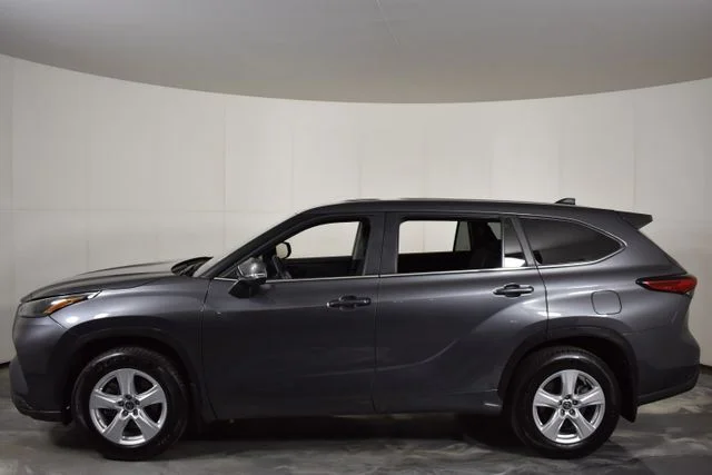 Used 2023 Gray Toyota LE image 5
