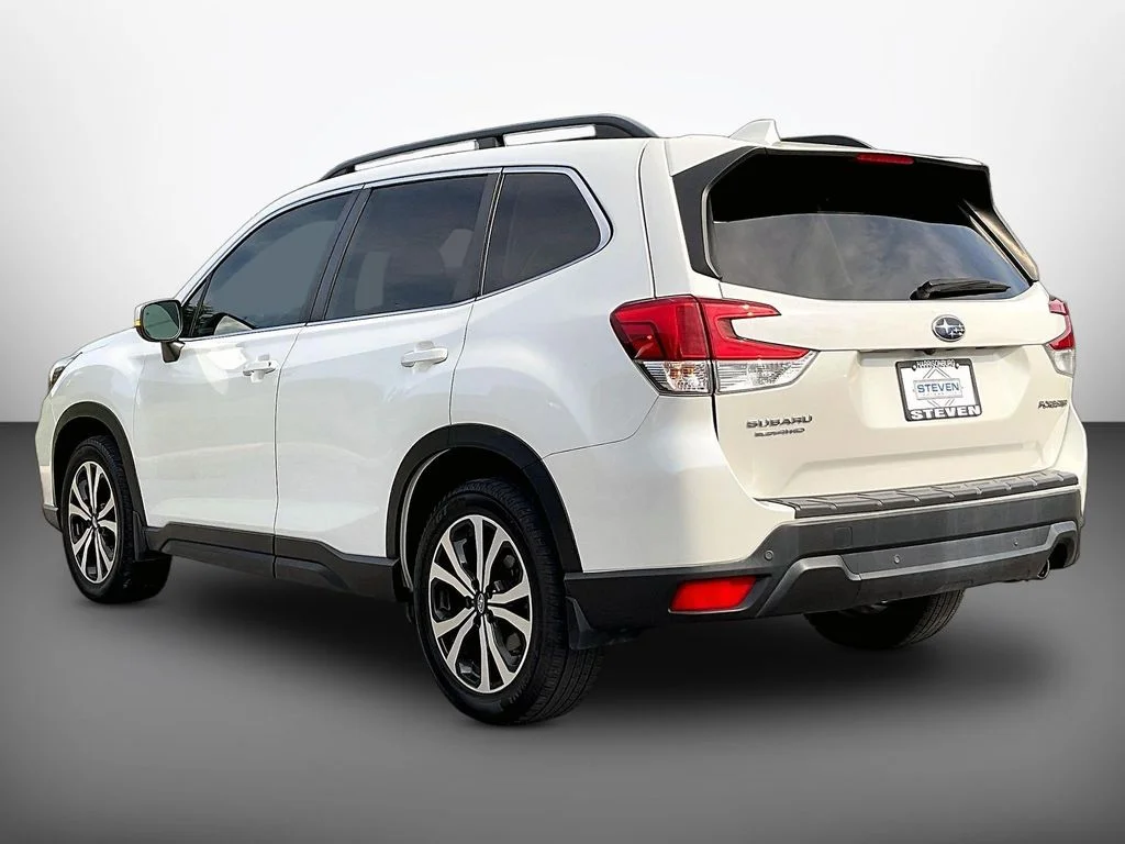 Used 2021 Crystal White Pearl Subaru Limited image 4