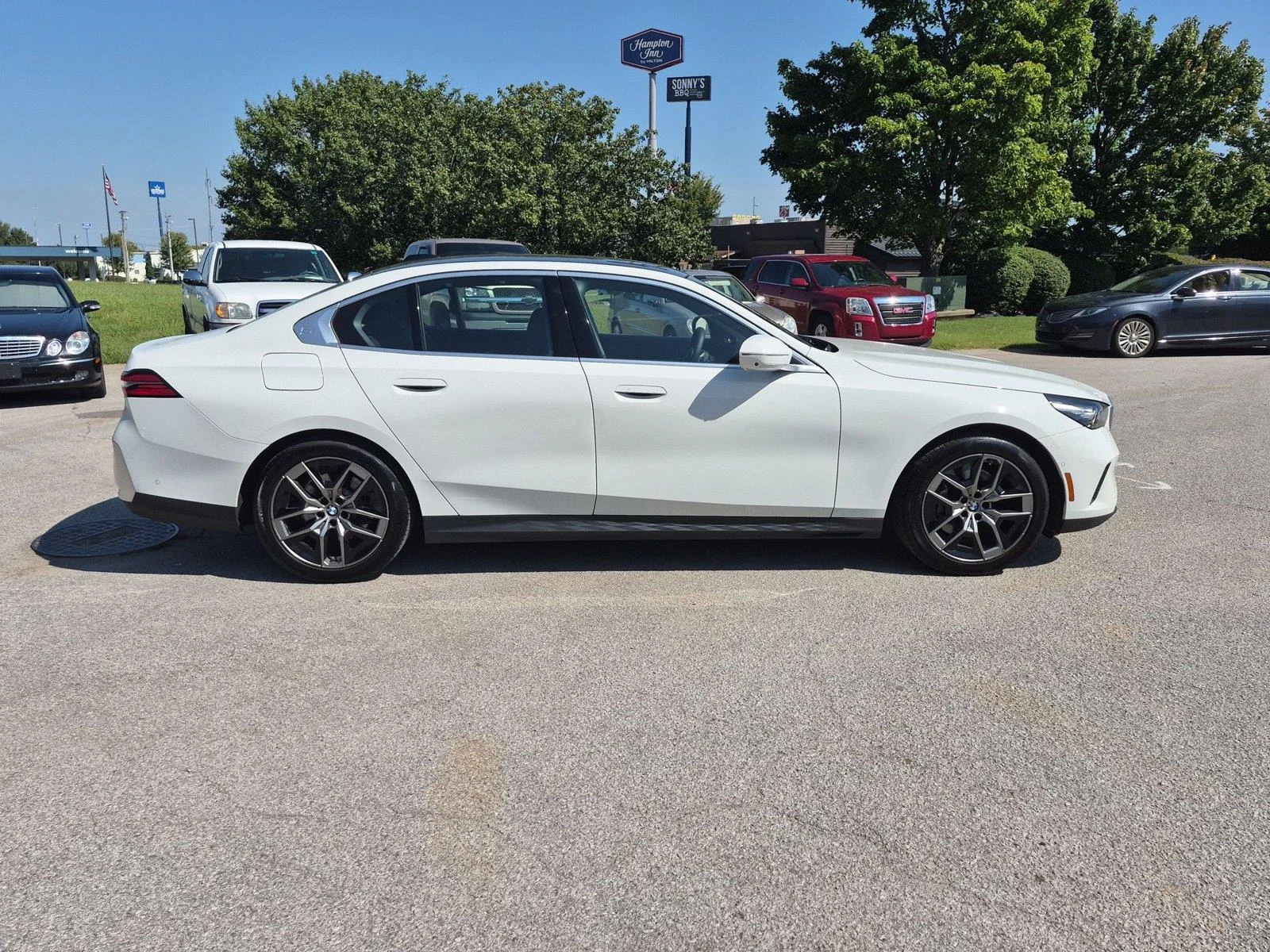 Used 2026 WHITE BMW 530i image 6