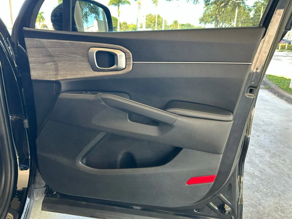 Used 2022 Black Kia EX image 26