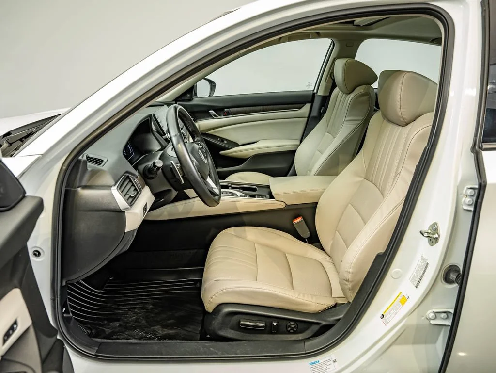 Used 2018 White Orchid Pearl Honda EX-L image 35