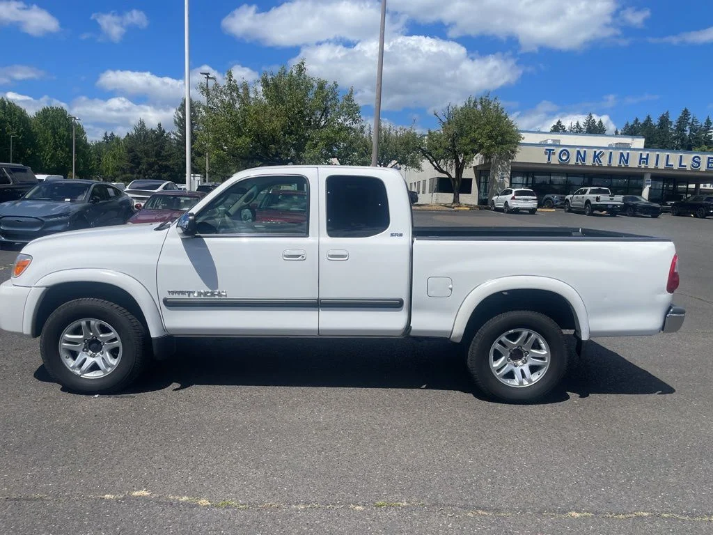 Used 2006 Natural White Toyota SR5 image 6