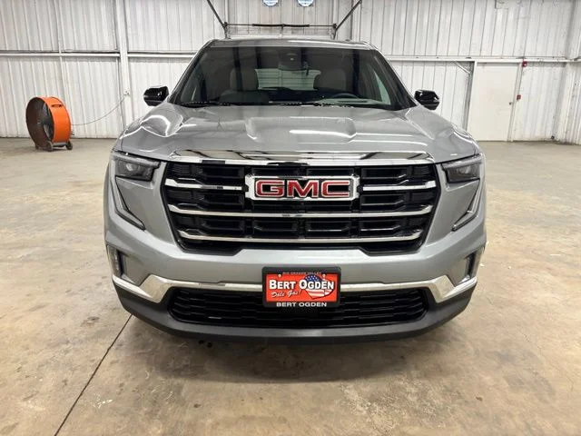 Used 2024 Silver GMC Elevation image 2