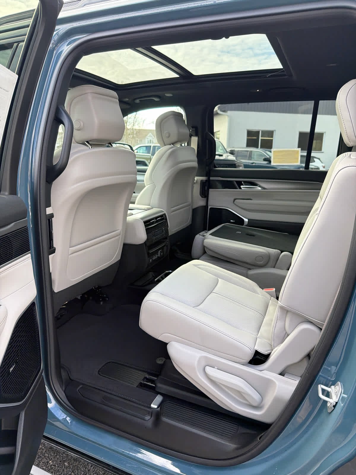 New 2026 Steel Blue Exterior Paint Jeep Limited Altitude image 12