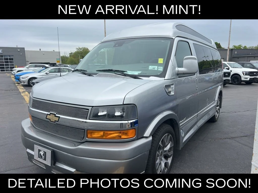 2022 Chevrolet Express 2500 Work Van HD's photo