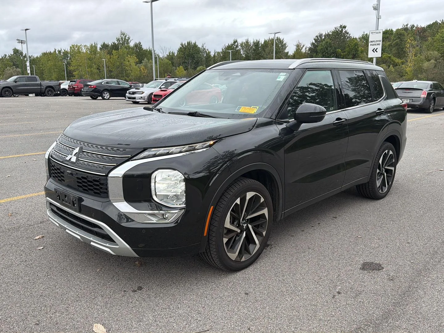 Used 2022 Black Diamond Mitsubishi SEL image 7