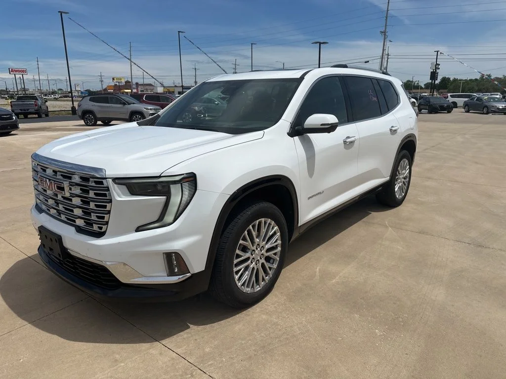 Used 2025 White GMC Denali image 31