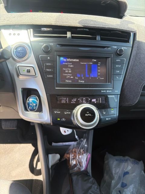 2013 Toyota Prius v Three - Photo 8