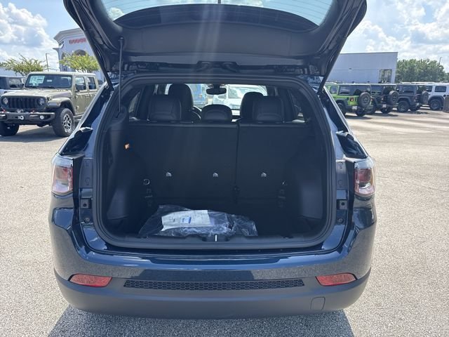 New 2026 Blue Jeep Latitude image 17
