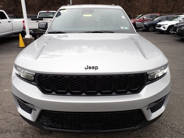 New 2025 Silver Zynith Exterior Paint Jeep Limited image 10