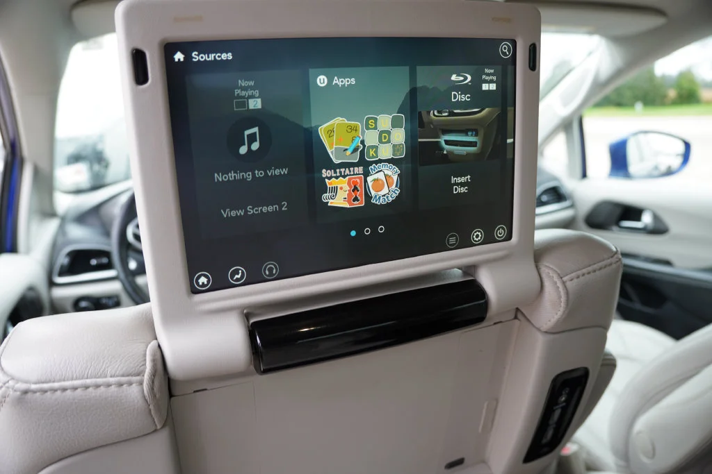 Used 2021 Blue Chrysler Touring L image 19