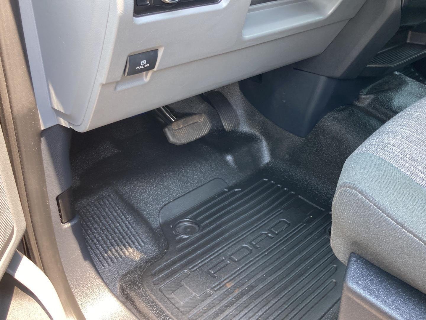 Used 2023 Black Metallic Ford XLT image 16