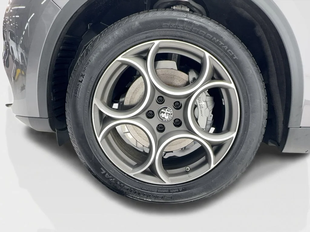 New 2026 Gray Alfa Romeo Base image 15