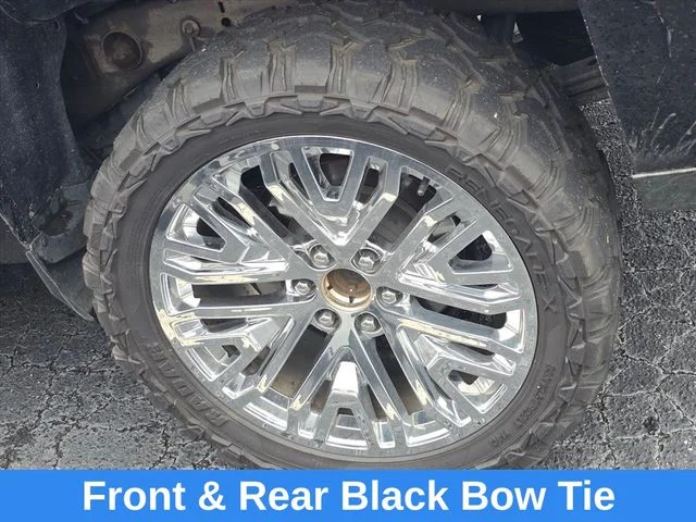 Used 2018 Black Chevrolet Custom image 21